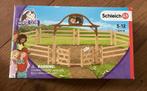 Schleich  paardenwei met toegangspoort 42434, Ophalen of Verzenden, Zo goed als nieuw, Meisje