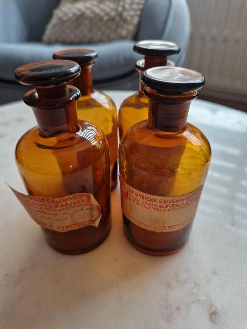 Bruine glazen flesjes met stop uit apotheek, Antiek en Kunst, Antiek | Glas en Kristal, Ophalen of Verzenden