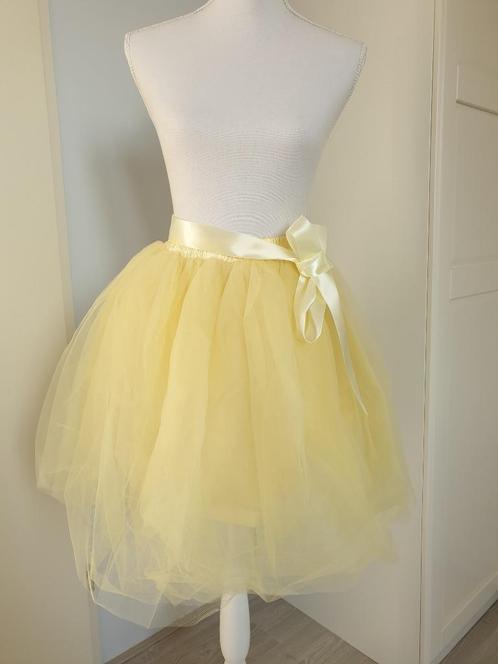 Nieuwe gele petticoat / tule / tutu, 6 lagen + onderrok, Kleding | Dames, Rokken, Nieuw, Geel, Knielengte, Ophalen of Verzenden