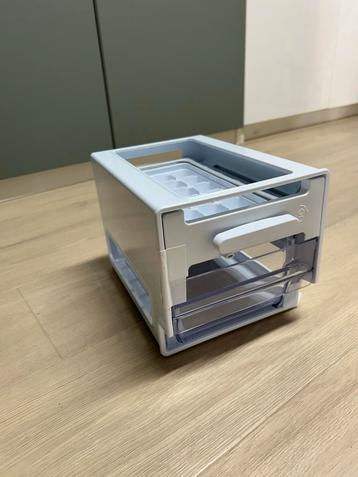 Ijsblokjesmaker met lade beschikbaar voor biedingen