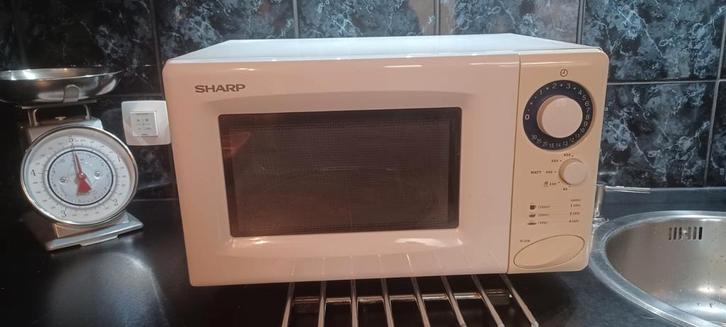Te koop mooie sharp magnetron, Witgoed en Apparatuur, Overige Witgoed en Apparatuur, Zo goed als nieuw, Ophalen of Verzenden