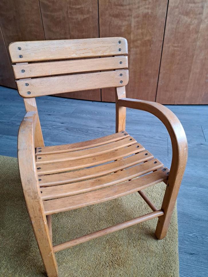 Stevig en comfortabel kinderstoeltje, Kinderen en Baby's, Kinderkamer | Tafels en Stoelen, Ophalen of Verzenden