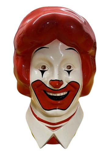 McDonald's, Ronald McDonald heliumtank hoofd beschikbaar voor biedingen