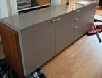 Robuuste lage kast van massief hout, Huis en Inrichting, Kasten | Dressoirs, Ophalen, 150 tot 200 cm, Zo goed als nieuw, 25 tot 50 cm
