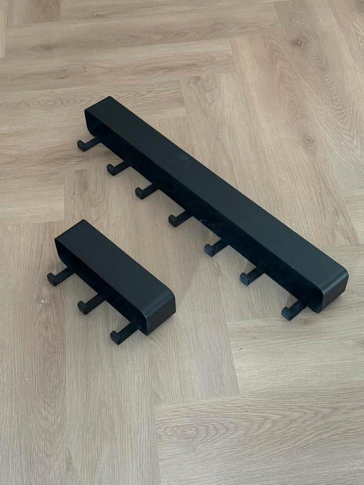 2x Spinder Design Dax Play kapstok – mat zwart, Huis en Inrichting, Woonaccessoires | Kapstokken, Gebruikt, Wandkapstok, Minder dan 100 cm