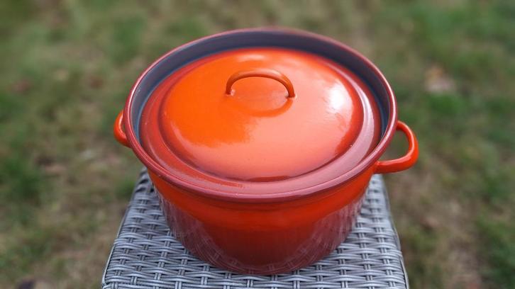 grote oranjerood emaille pan, Huis en Inrichting, Keuken | Potten en Pannen, Gebruikt, Koekenpan of Braadpan, Gietijzer, Ophalen