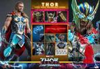 Hot toys Thor Van Love and Thunder Deluxe Version (nieuw), Ophalen of Verzenden, Zo goed als nieuw, Actiefiguur of Pop