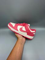 Nike dunk low aster pink maat 40,5, Kleding | Dames, Schoenen, Nike, Nieuw, Ophalen of Verzenden, Sneakers of Gympen