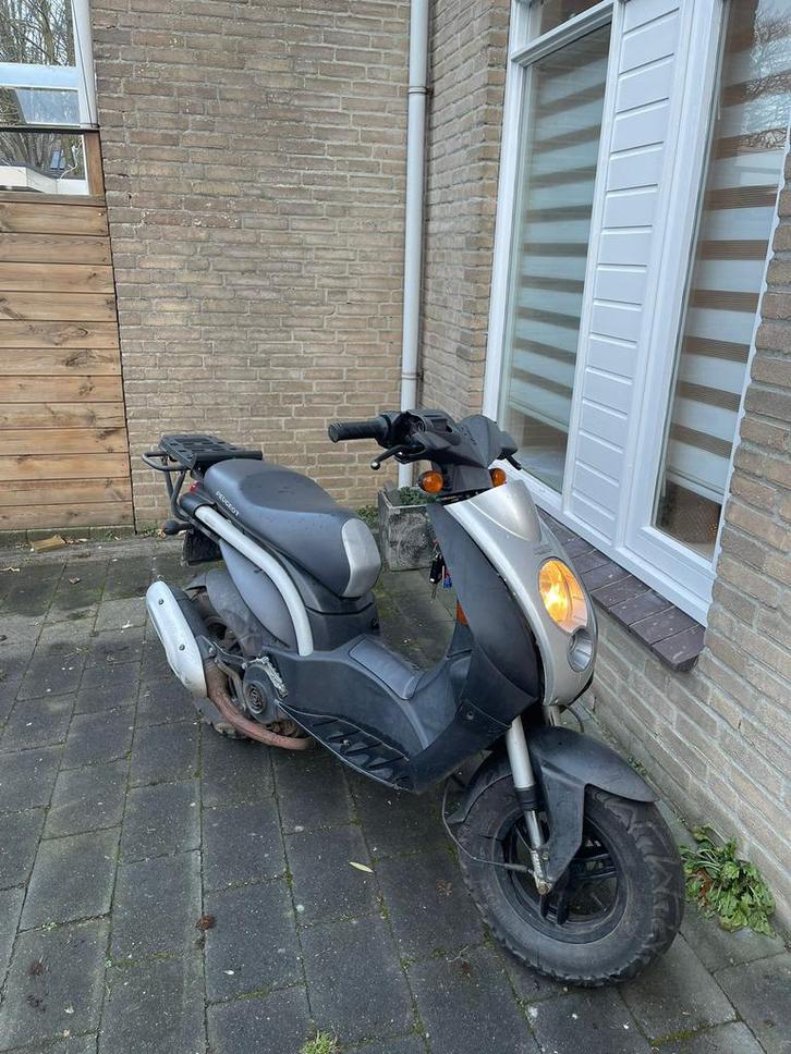 Peugeot Ludix 50cc 2t SNOR, Fietsen en Brommers, Snorfietsen en Snorscooters, Zo goed als nieuw, Peugeot, Tweetakt, Ophalen