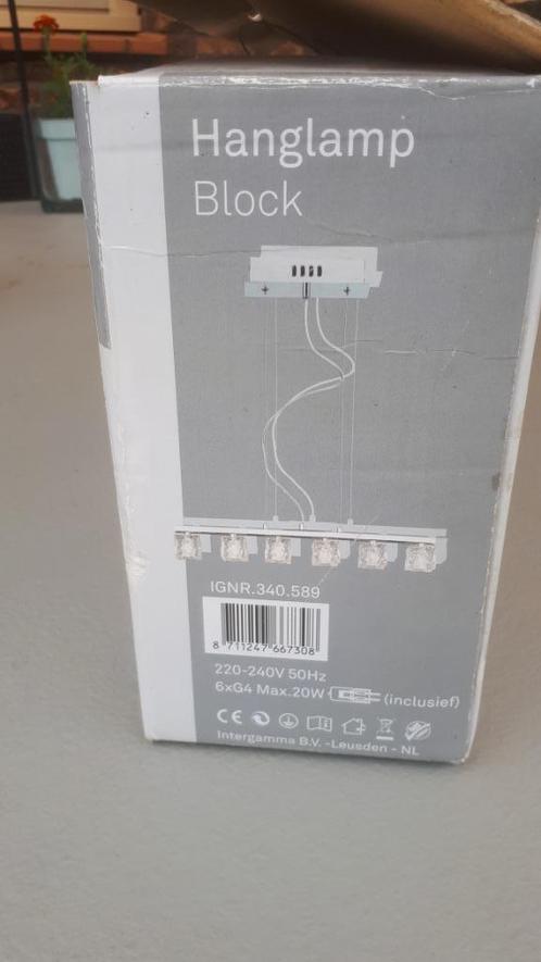 Hanglamp met geblokte kapjes van glas., Huis en Inrichting, Lampen | Hanglampen, Nieuw, 50 tot 75 cm, Glas, Ophalen of Verzenden