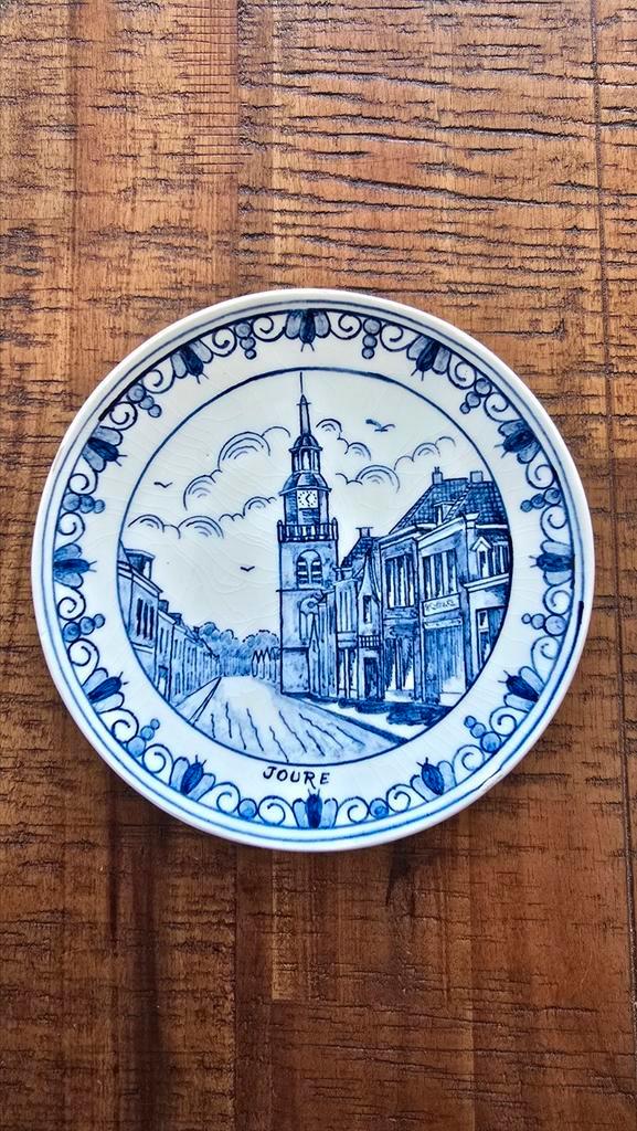 Handbeschilderd wandbord – Joure (Franeker handwerk, nr. 28), Antiek en Kunst, Antiek | Servies los, Ophalen of Verzenden