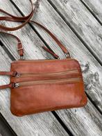 Cognac leren schoudertas met ritsen, Sieraden, Tassen en Uiterlijk, Tassen | Damestassen, Ophalen of Verzenden, Gebruikt, Bruin
