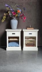 2 roomkleurig creme wit nachtkastje nacht kastje vakkenkast, Ophalen, Gebruikt, Minder dan 45 cm