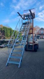 Stalen trap, Doe-het-zelf en Verbouw, Ladders en Trappen, Ophalen, Zo goed als nieuw, 2 tot 4 meter