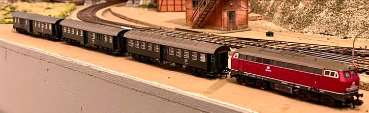 Fleischmann BR 218 DCC digitaal + 3 Roco wagons met OVP, Hobby en Vrije tijd, Modeltreinen | N-Spoor, Gebruikt, Treinset, Gelijkstroom