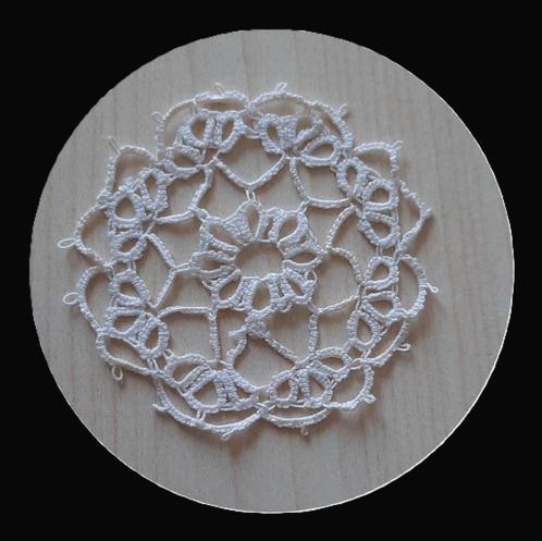BROCANTE FRIVOLITÉ KLEEDJE Ø 6 CM TAFELKLEEDJE, Antiek en Kunst, Antiek | Kleden en Textiel, Ophalen of Verzenden
