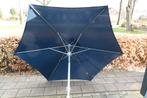 Parasol - In goede conditie - Diameter 300cm - Blauw, Tuin en Terras, Ophalen, Zo goed als nieuw, Waterdicht, Stokparasol