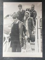 BEATLES ORIGINELE OUDE FOTO JAREN ‘60 ROBERT COHEN, Verzamelen, Muziek, Artiesten en Beroemdheden, Verzenden, Gebruikt, Foto of Kaart