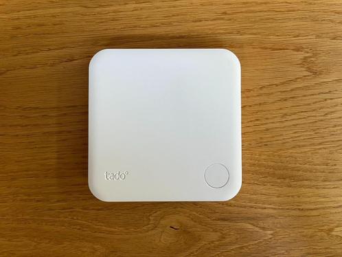 Bedrade Tado V3+ Starterkit, Doe-het-zelf en Verbouw, Thermostaten, Zo goed als nieuw, Slimme thermostaat, Ophalen of Verzenden