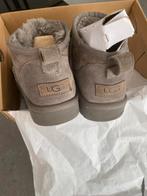 Grijze mini ugg maat 40, UGG, Overige typen, Ophalen of Verzenden, Grijs