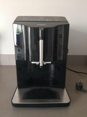 Siemens koffiemachine EQ 300 beschikbaar voor biedingen