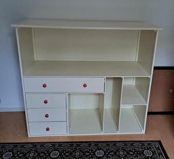 Hobbykast met laden  beschikbaar voor biedingen