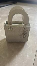 Lady dior tas beige nieuw, Sieraden, Tassen en Uiterlijk, Tassen | Schoudertassen, Ophalen, Nieuw, Beige