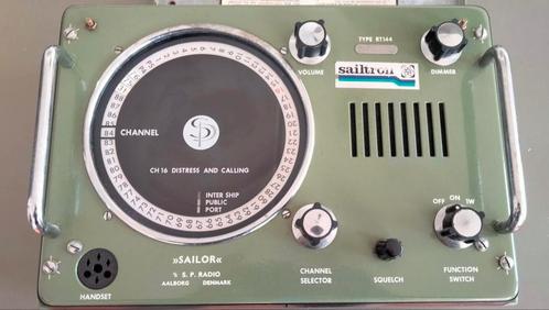 Vintage Sailer marifoon RT 144c met vintage dieptemeter, Watersport en Boten, Navigatiemiddelen en Scheepselektronica, Zo goed als nieuw