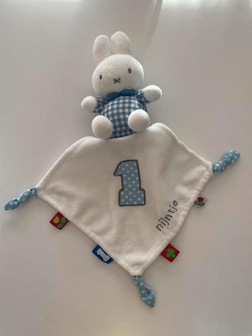 Nijntje Miffy knuffeldoekje Doudou Tuttle wit/blauw 2011, Kinderen en Baby's, Speelgoed | Knuffels en Pluche, Gebruikt, Konijn