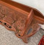 Kapstok antieke Friese kerfsnede Indonesische kapstok., Ophalen of Verzenden