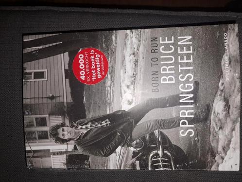 Bruce Springsteen - Born to run, Boeken, Biografieën, Zo goed als nieuw, Sport, Ophalen of Verzenden
