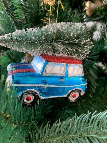 Kerstbal auto beschikbaar voor biedingen