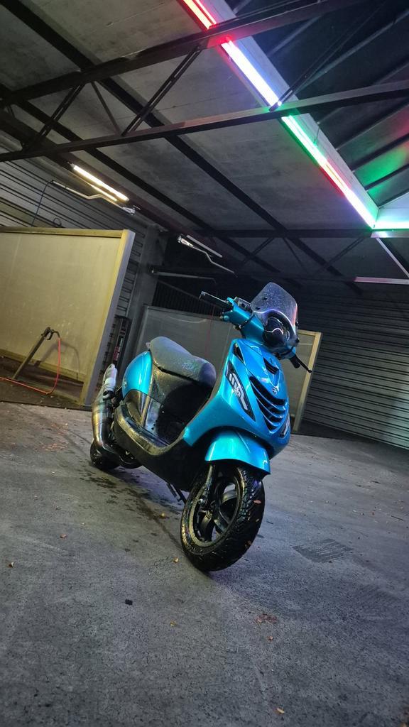 Piaggio zip 2000 172 stage 1, Fietsen en Brommers, Scooters | Piaggio, Zo goed als nieuw, Zip, Tweetakt, Ophalen