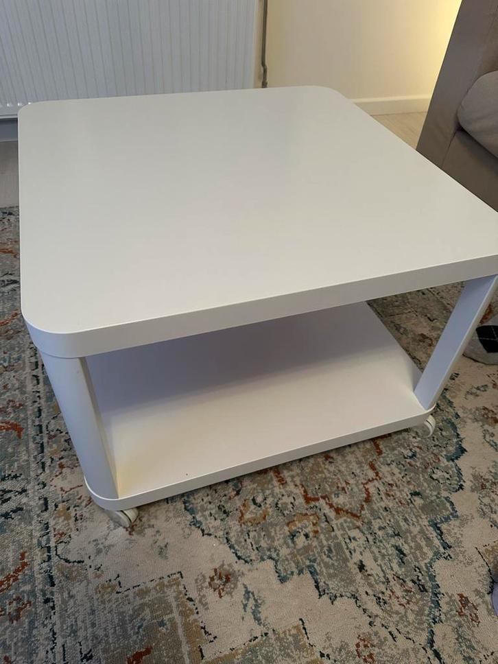 Ikea Bijtafel op Wielen - Zo Goed Als Nieuw!, Huis en Inrichting, Tafels | Salontafels, Zo goed als nieuw, Minder dan 50 cm, 50 tot 100 cm