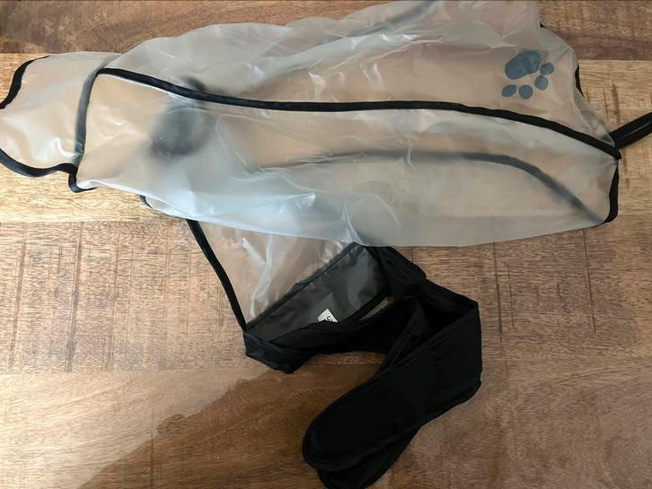 Regenhoes 38cm en draagzak puppy/kleine hond, Dieren en Toebehoren, Honden-accessoires, Zo goed als nieuw, Ophalen of Verzenden