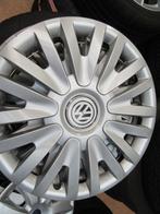 Winterbanden op stalen velgen met VW doppen 195/65/15, Ophalen, Gebruikt, 15 inch, Banden en Velgen