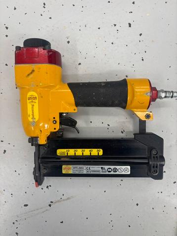 Union tacker - Pneumatische nietmachine beschikbaar voor biedingen