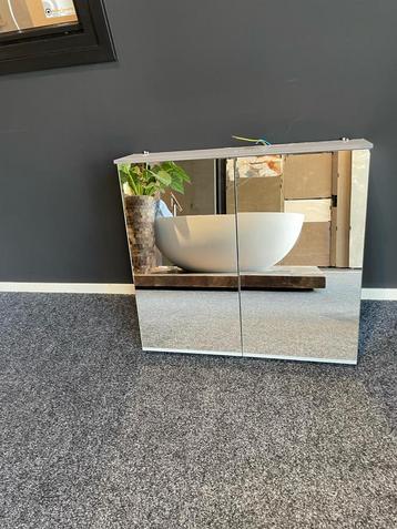 Spiegel kast Geberit 75cm breed  beschikbaar voor biedingen