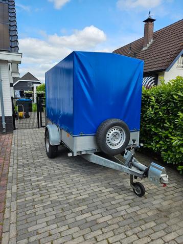Te huur: Dichte aanhangwagen (250x130) beschikbaar voor biedingen