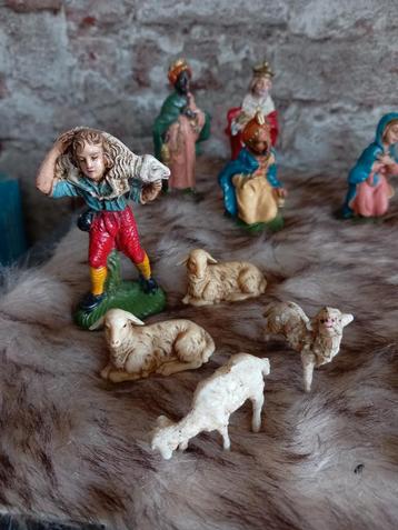 Antieke brocante beeldjes tbv kerststal kerstkribbe kerst beschikbaar voor biedingen
