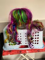20 gekleurde pruiken, lang haar, carnaval, Ophalen of Verzenden, Zo goed als nieuw, Carnaval