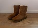 Originele UGG halfhoge naturel/l bruin suede  schapenwol, Kleding | Dames, Bruin, Lage of Enkellaarzen, Ophalen of Verzenden, Zo goed als nieuw