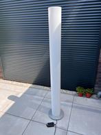 Mooie witte zuillamp, Huis en Inrichting, Ophalen, Zo goed als nieuw, Modern, Metaal