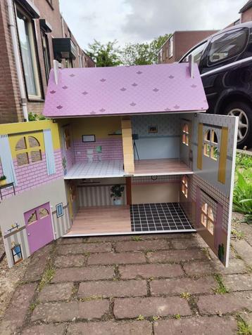 Houten Poppenhuis - Houtenhuis -  Roze/Bruin beschikbaar voor biedingen