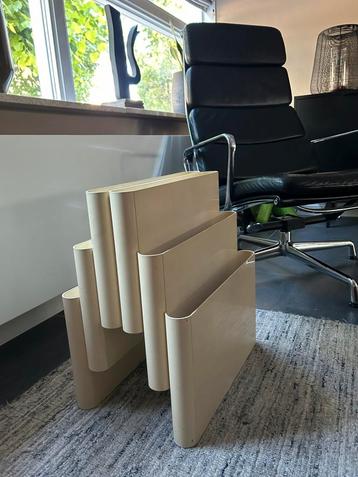 Kartell lectuurbak G. Stoppino model 4675 beschikbaar voor biedingen