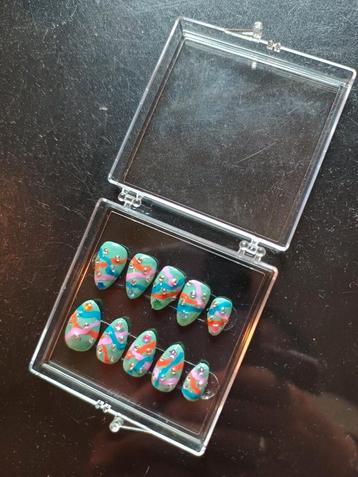 Handgemaakte nepnagels - kerst design beschikbaar voor biedingen