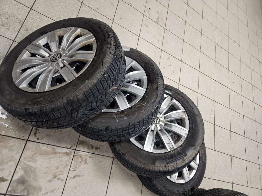 Volkswagen Winter Set Pirreli, Auto-onderdelen, Banden en Velgen, Ophalen, Banden en Velgen, 17 inch, Winterbanden