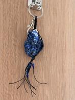 Handgemaakte macramé ruwe sodaliet sleutelhanger, Sieraden, Tassen en Uiterlijk, Edelstenen, Ophalen of Verzenden, Nieuw