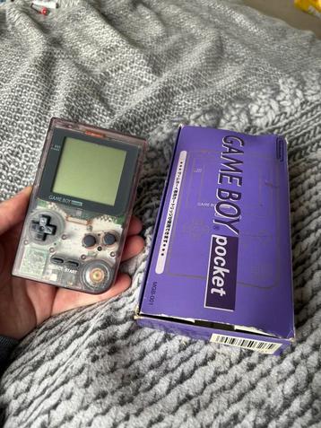 Gameboy Pocket Transparant Paar/ Transparent Purple met doos beschikbaar voor biedingen