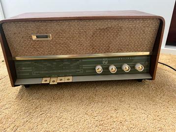 Vintage Philips Radio beschikbaar voor biedingen